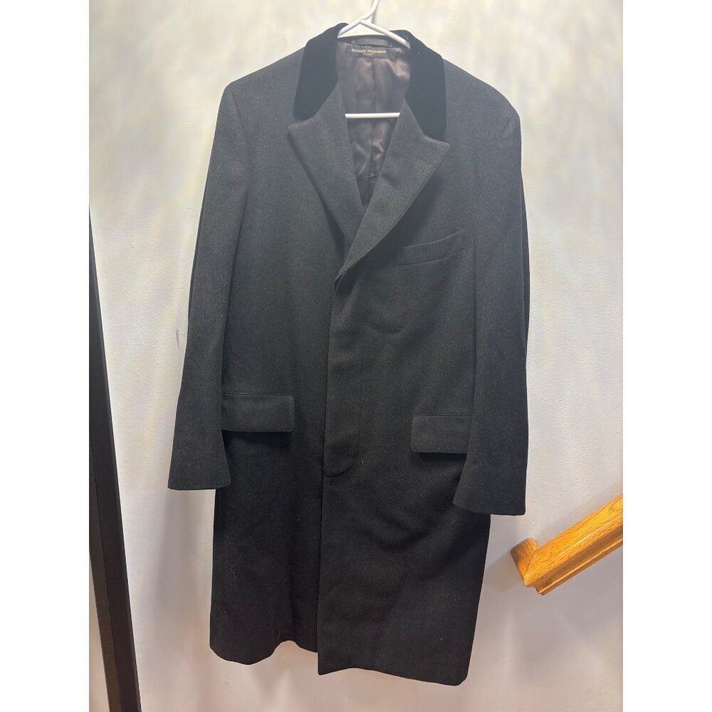 Brooks Brothers 346  Mens Long Coat With Velvet Collar Size 46‎